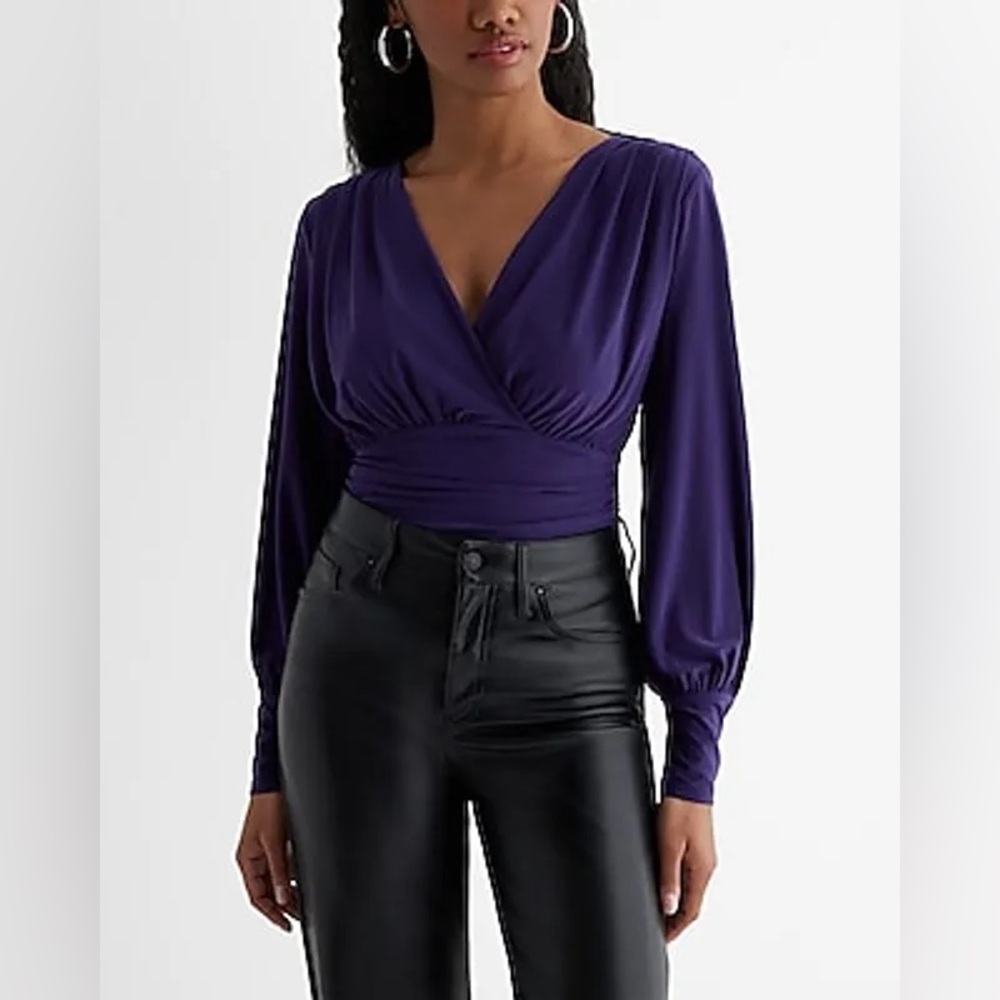 🏷️ 🛍️ NWT Express Skimming Surplice V-Neck Ruched Thong Bodysuit 🏷️ 🛍️